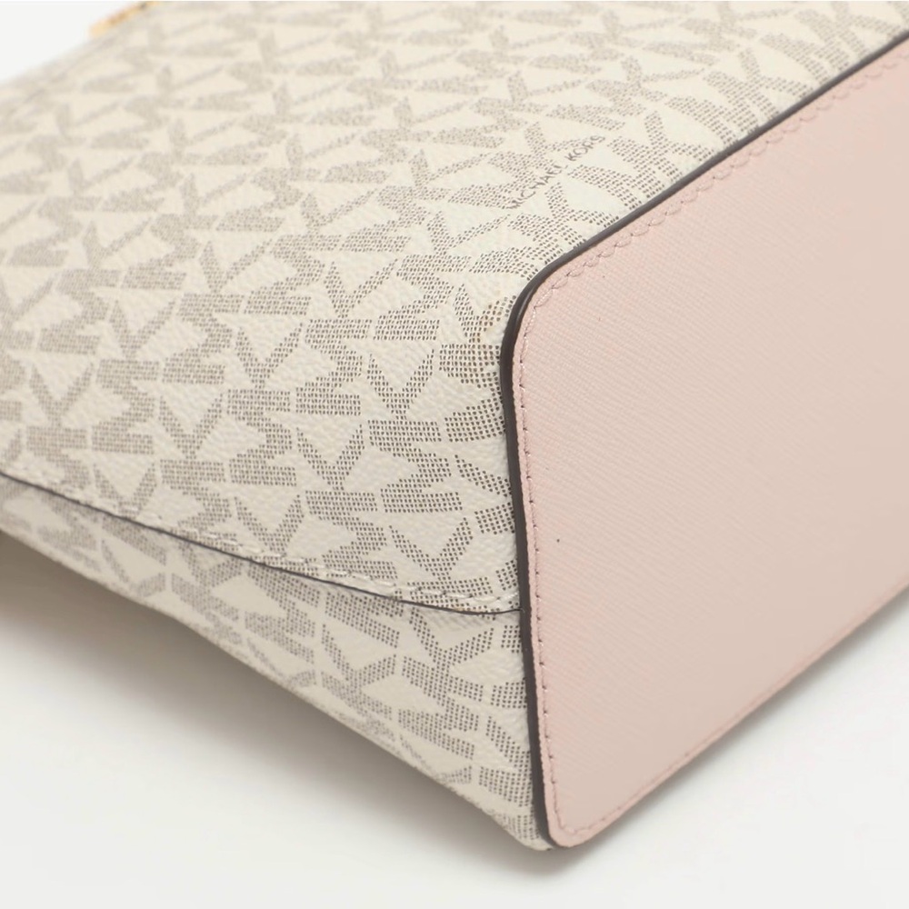 MK Jet Set Travel Medium White/Blush Pink Signature Coated Canvas Crossbody Bag - Picture 13 of 17
